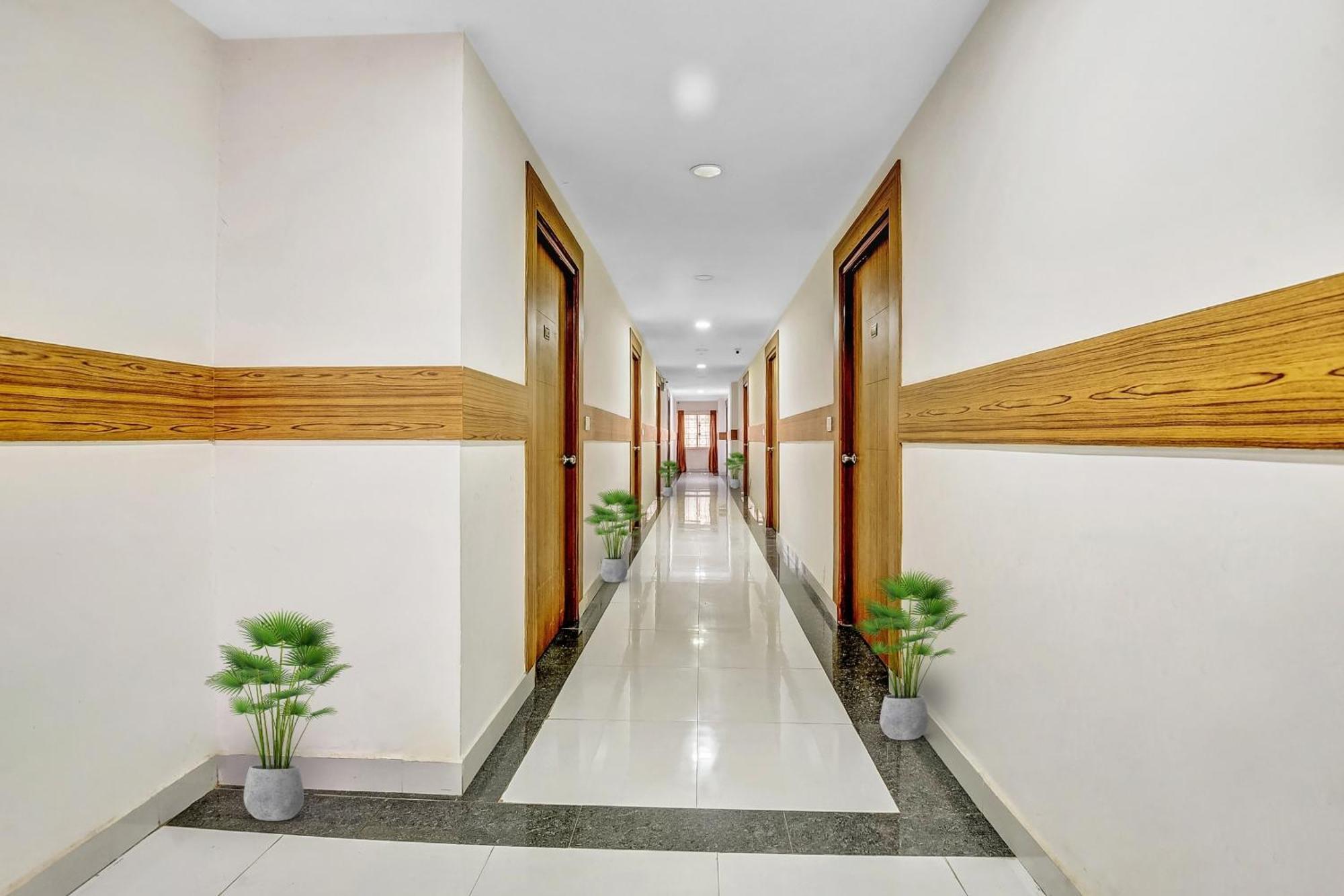 Hotel Sai Town House Мангалор Екстериор снимка