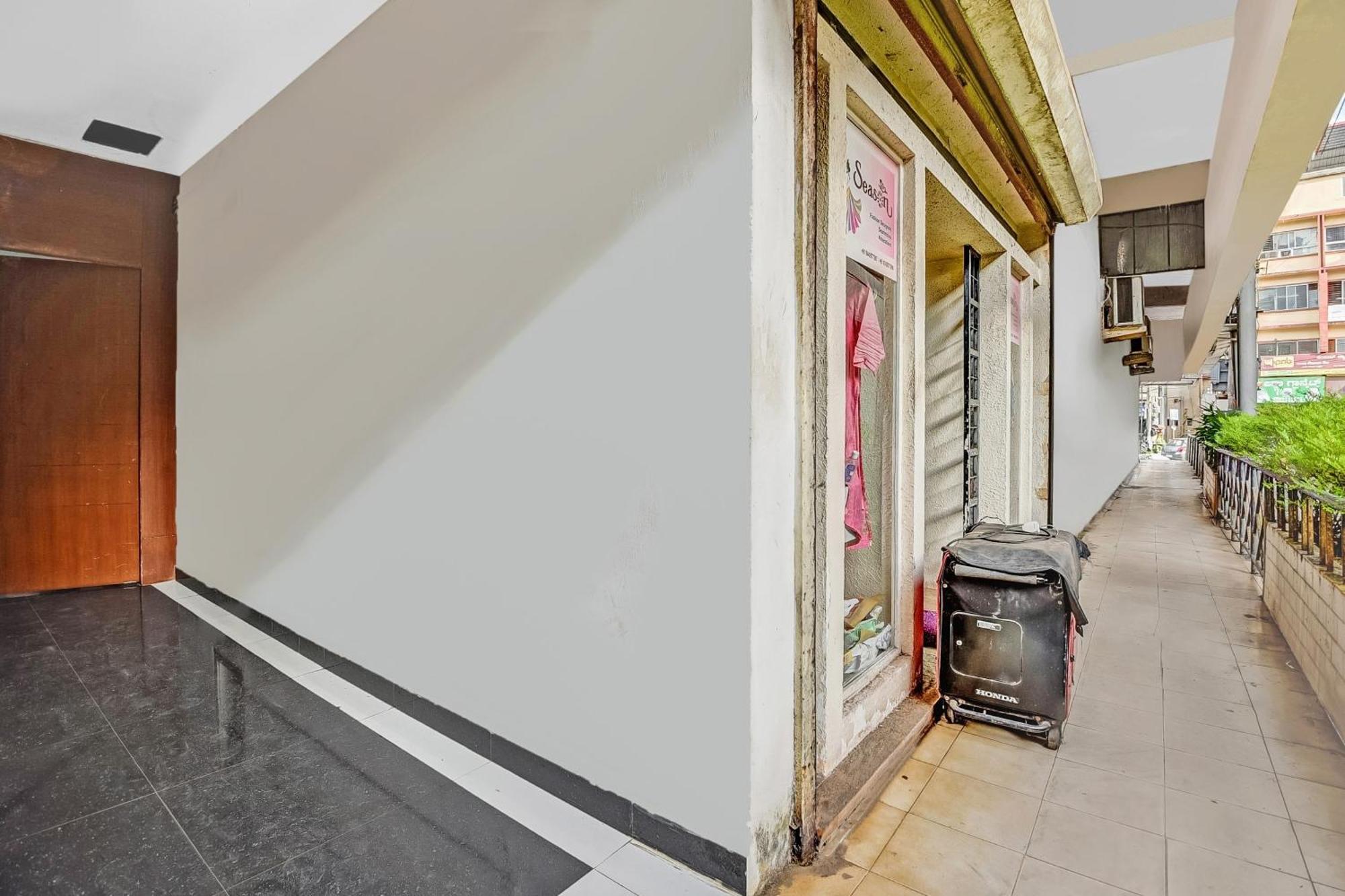 Hotel Sai Town House Мангалор Екстериор снимка